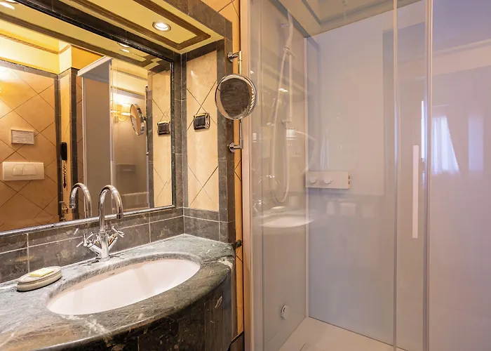 Hotel Manfredi In 3*